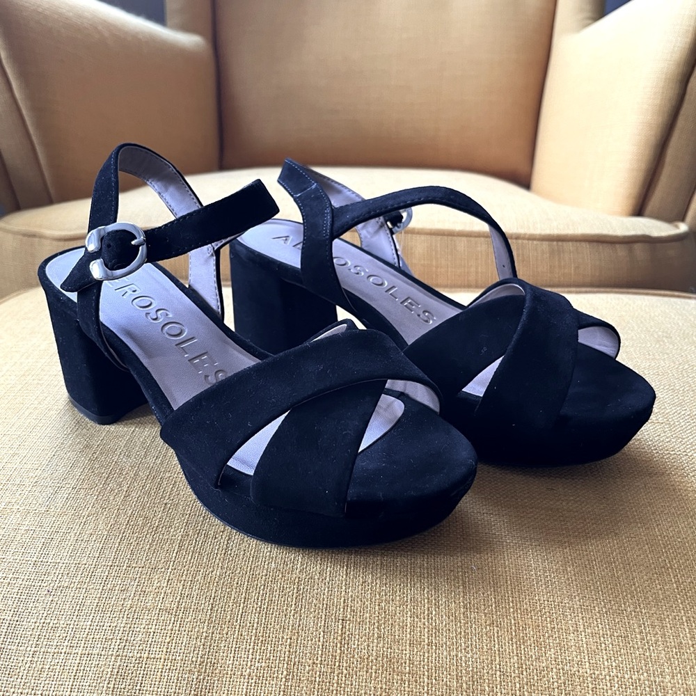 Aerosoles Cosmos chunk heels black suede